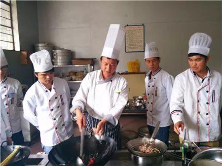 南京厨师直播爆料视频播放,独家烹饪技巧与幕后故事  第2张